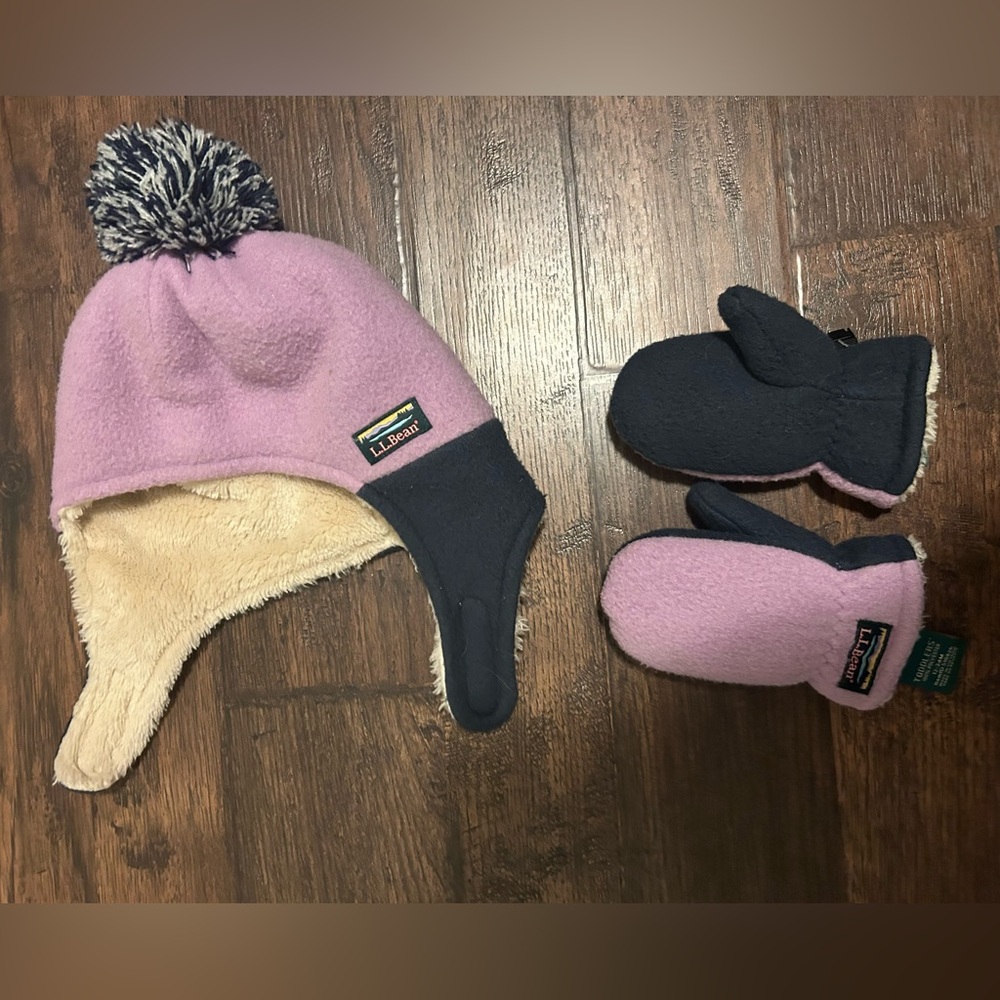 Llbean Baby girl fleece hat and mitten set size 12-24 months
